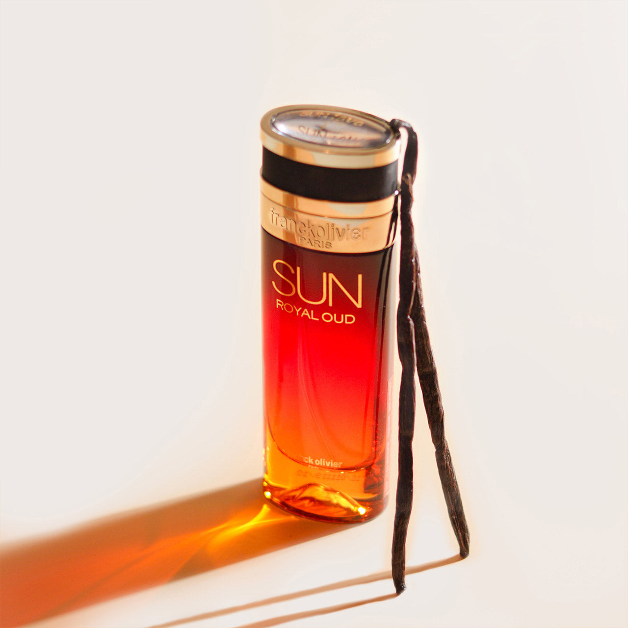 L'eau de parfum Sun Royal Oud avec de la vanille